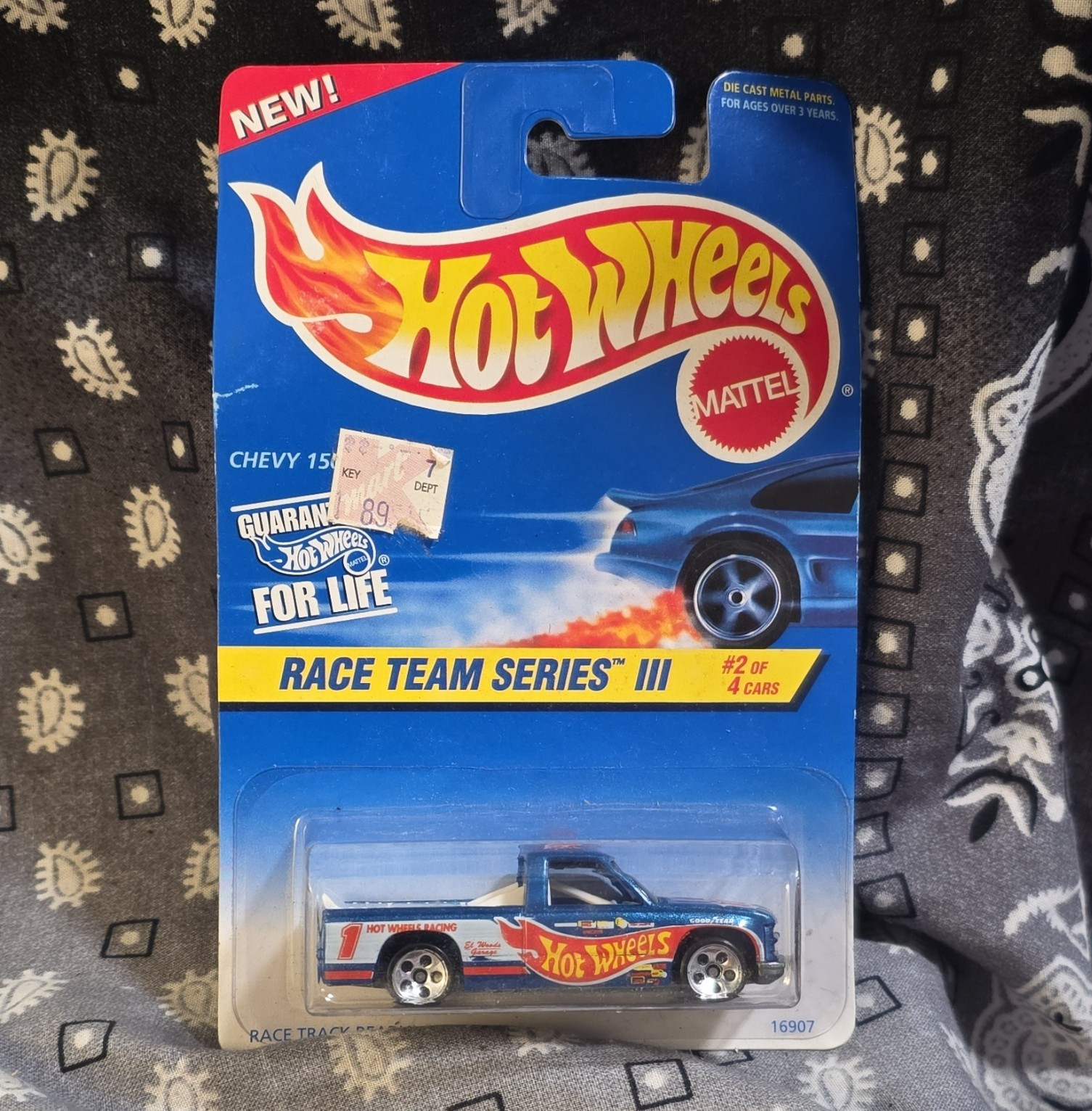 Hot Wheels Race Team Series III Chevy 1500 Pickup 1:64 Diecast Unopened