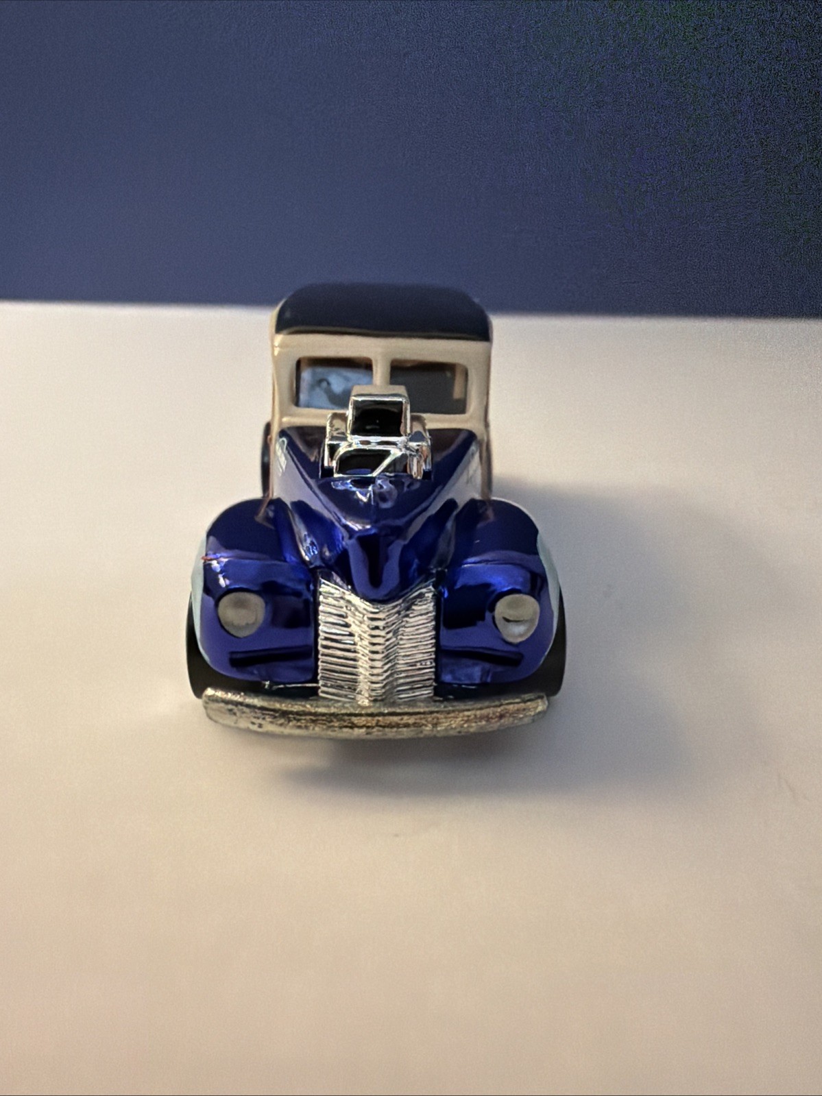 2004 Hot Wheels Classics Series 1 #11/25 – 1940’s Woodie Loose