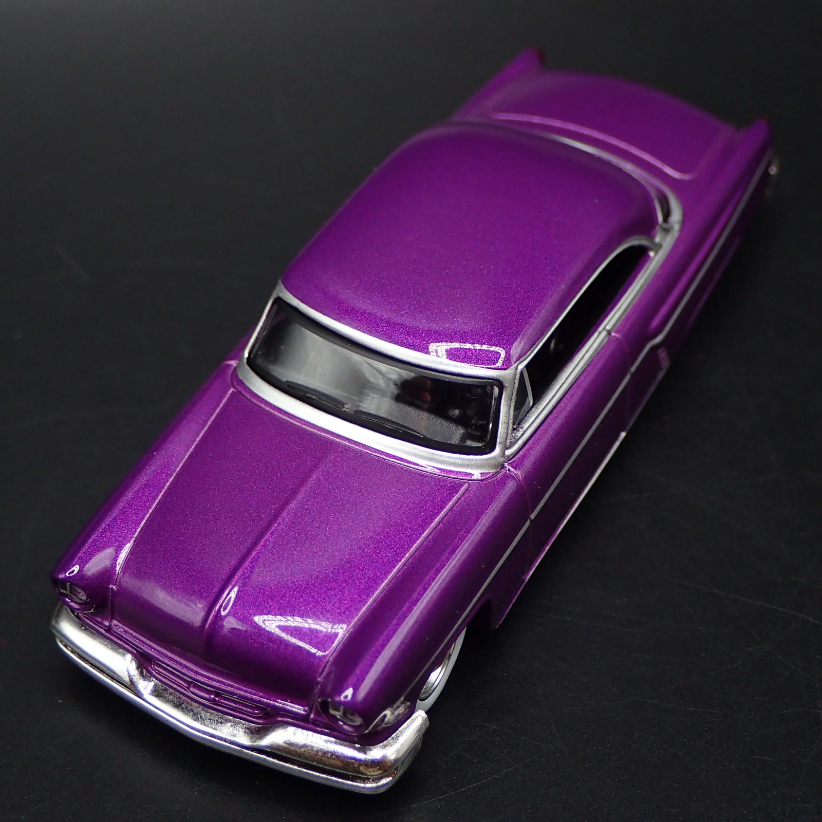 1954 54 LINCOLN CAPRI RARE 1:64 SCALE COLLECTIBLE DIORAMA DIECAST MODEL CAR