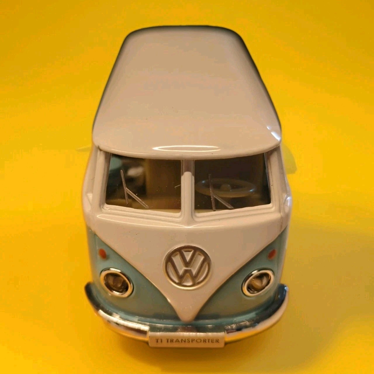 1:31 VW Volkswagen Bus Blue White Diecast Model Car With Stand & Box Opening New