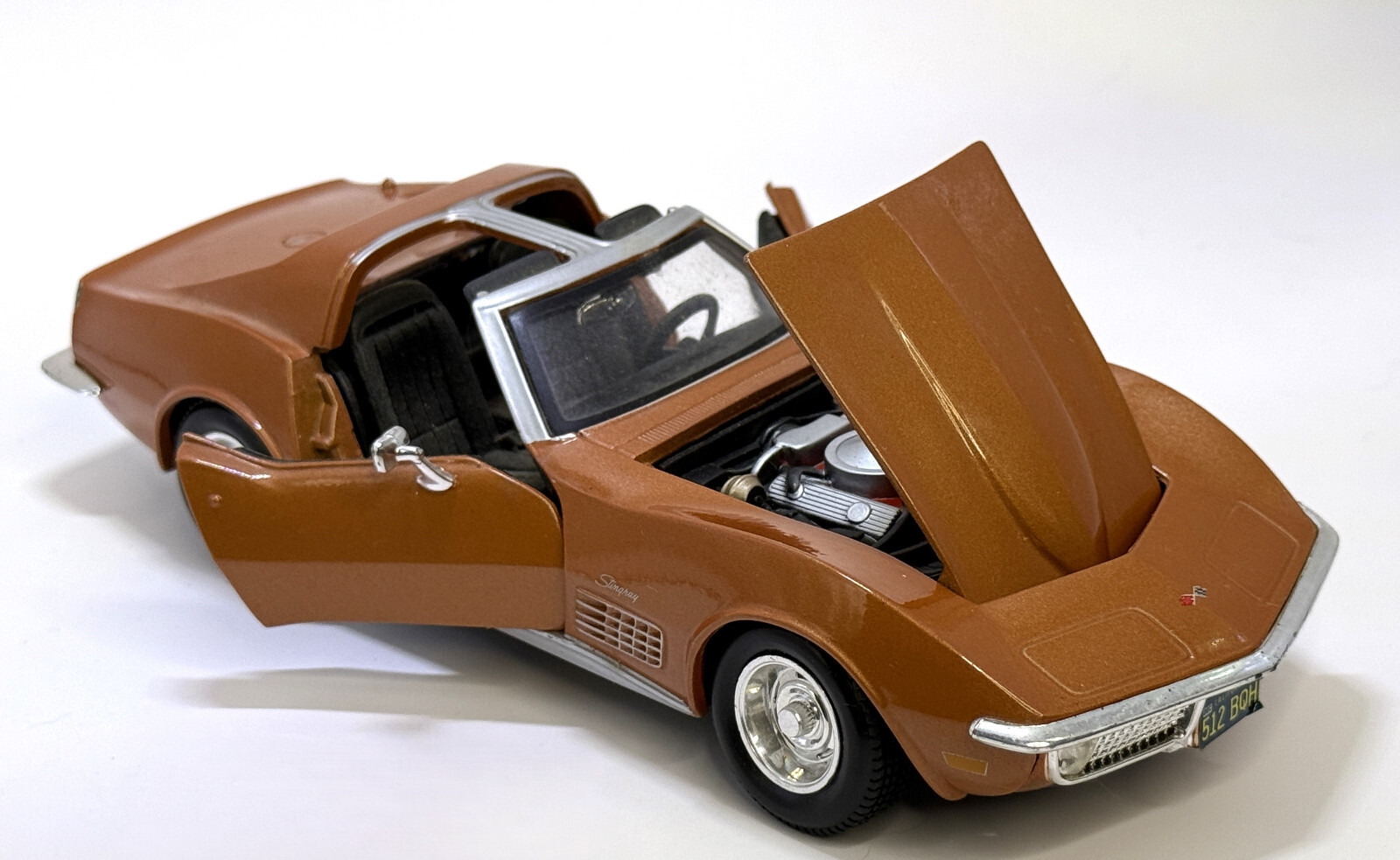 1970 Chevrolet Corvette T-top 1:24 Maisto Diecast Copper 1/24