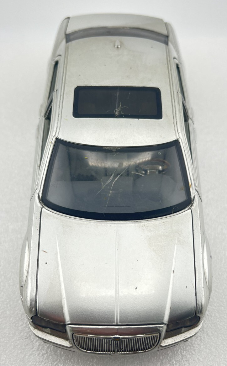 JADA 2005 Chrysler 300c Hemi 1:24 Scale Silver Metal Car Silver DUB City