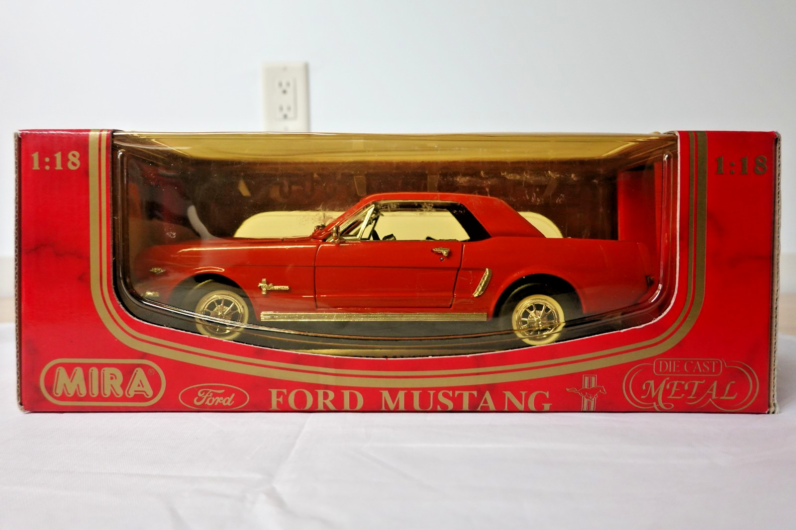 Mira 6126 1964 1/2 Red Ford Mustang Hardtop Golden Line 1:18