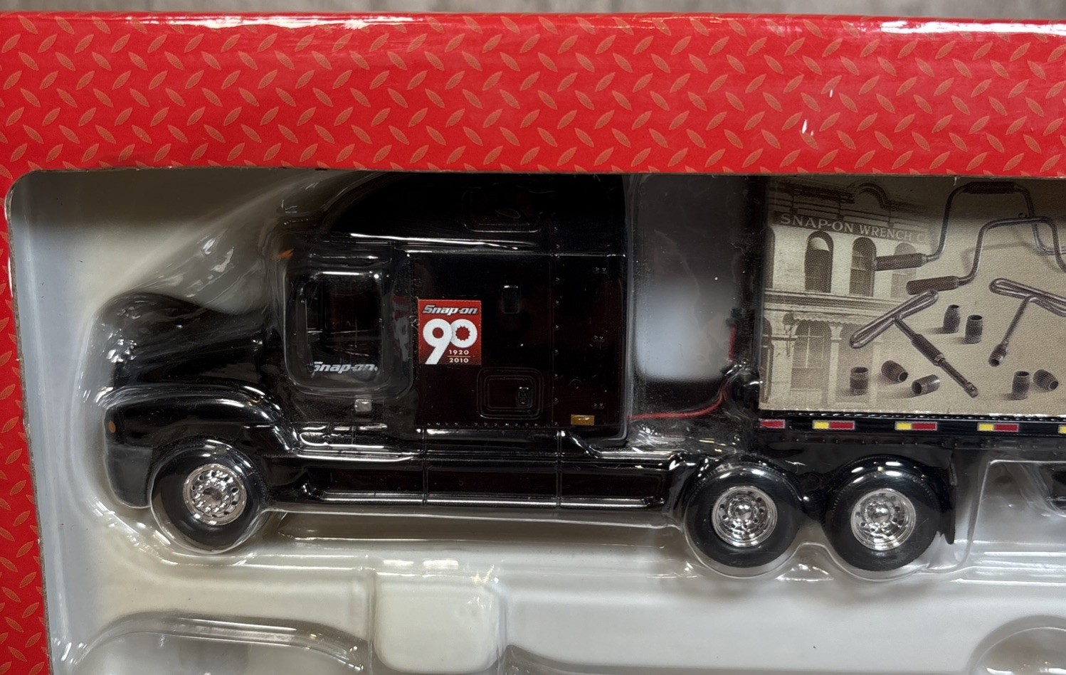 1/64 Crown Premiums Snap-On 90 Years Freightliner Truck Semi Trailer Diecast