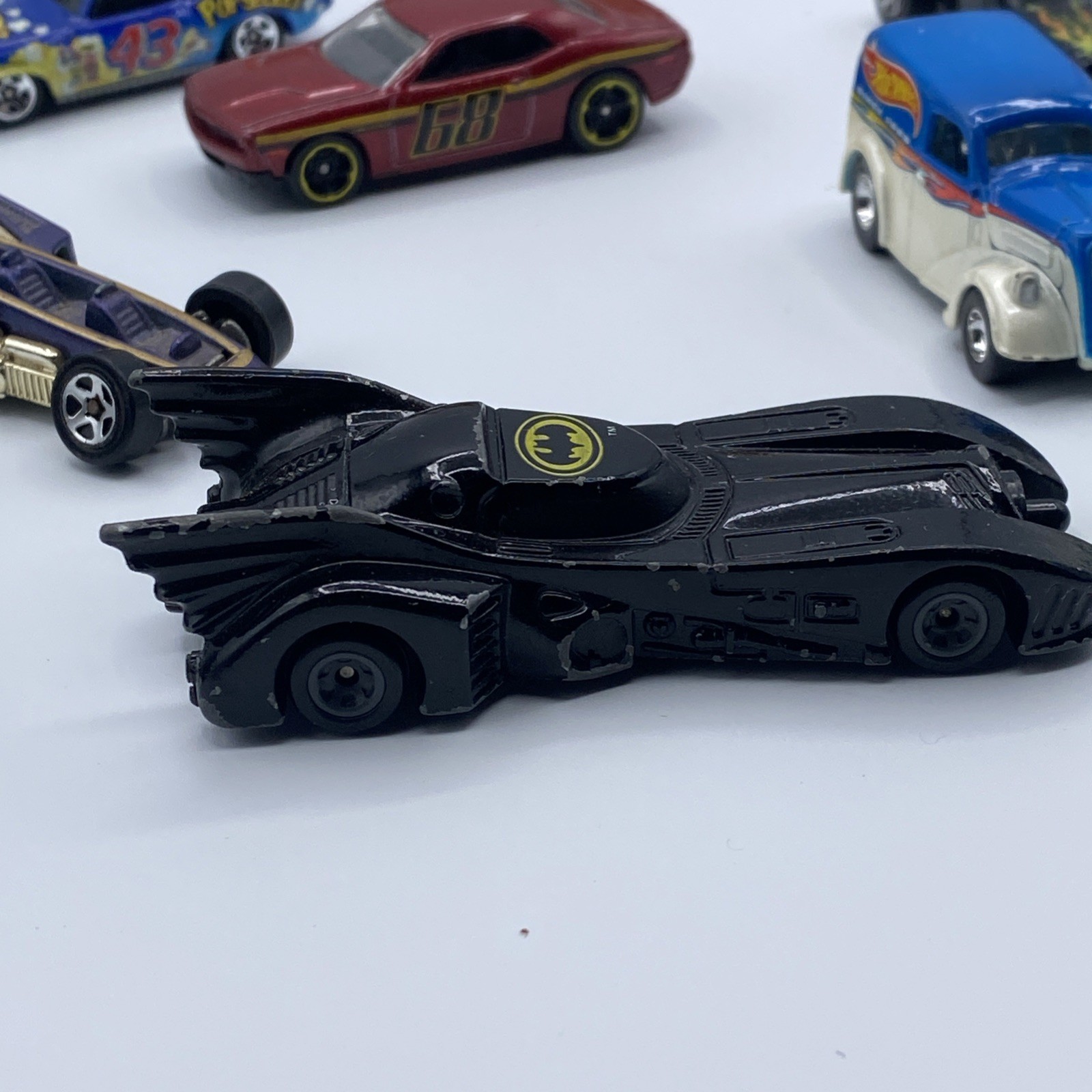 Hot Wheels Diecast Motor Max Mechanic Shop Bone Shaker 1989 Batmobile