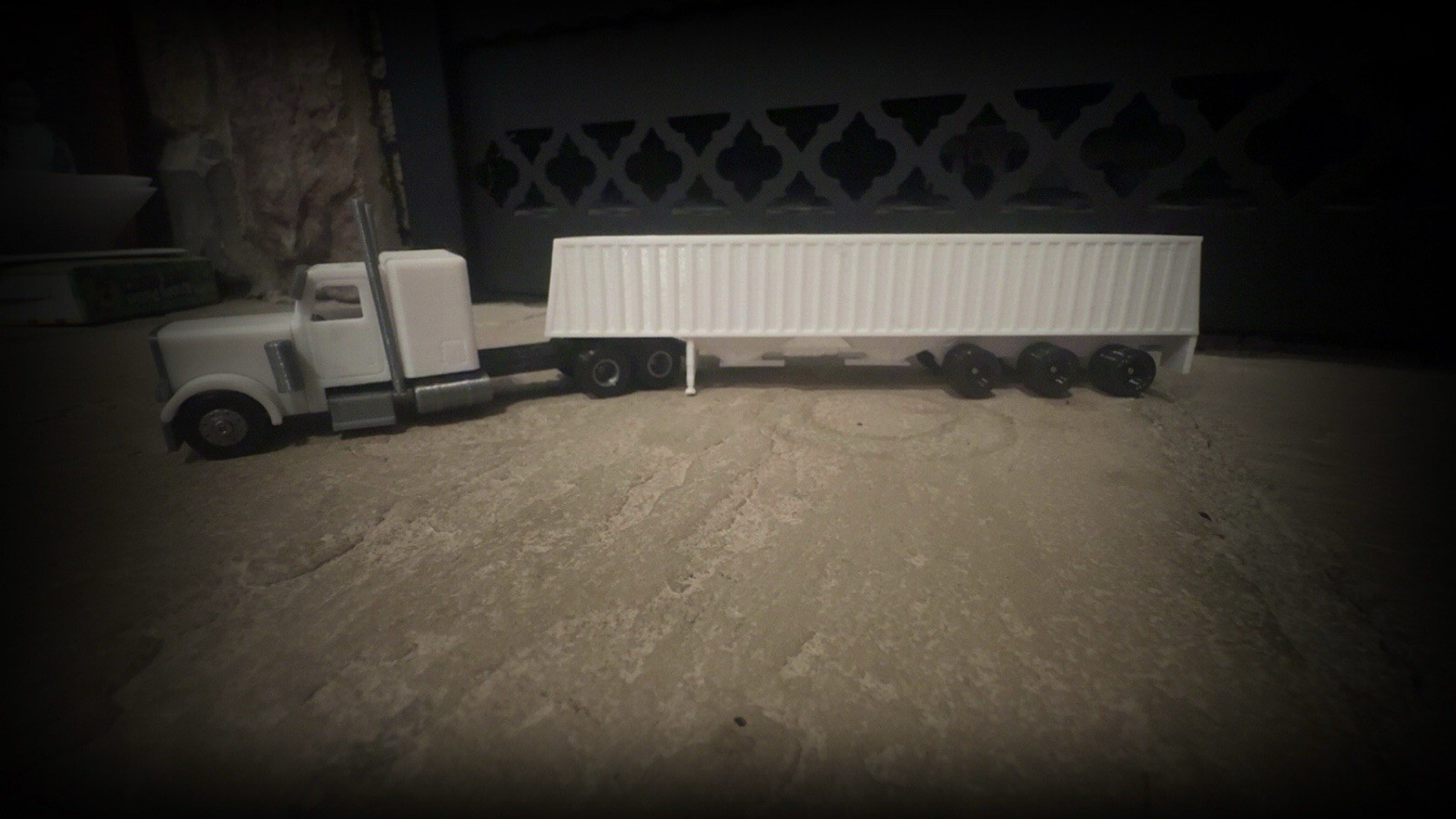 1:64 Semi trailer Set – White Hopper And Black Low Boy – 3D printed