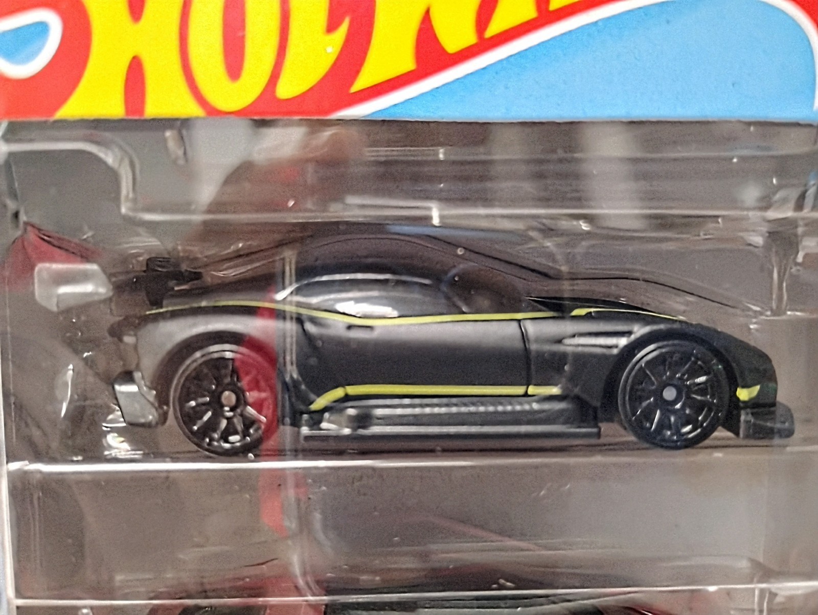 2025 Hot Wheels HW Motor Show 5 Pack Ferrari SF90 Stradale Lamborghini Huracan