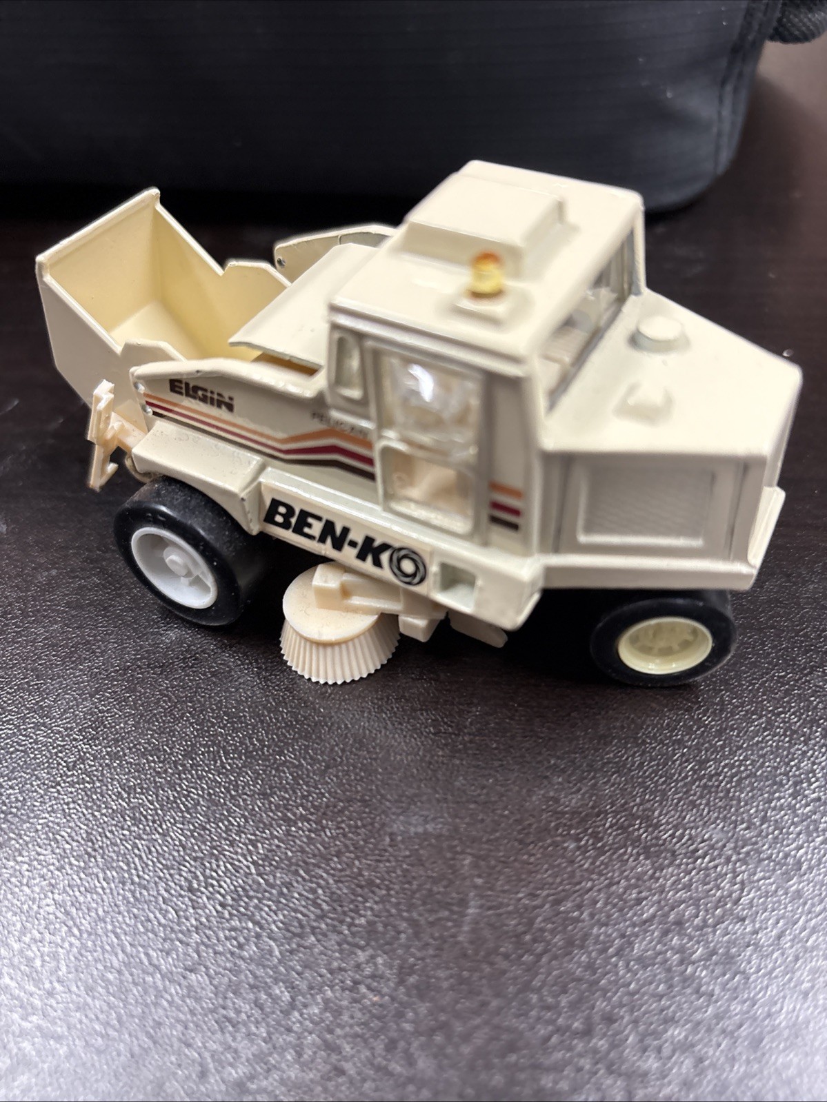 ✨1993 Road Champs Diecast Elgin Pelican Street Sweeper Truck✨