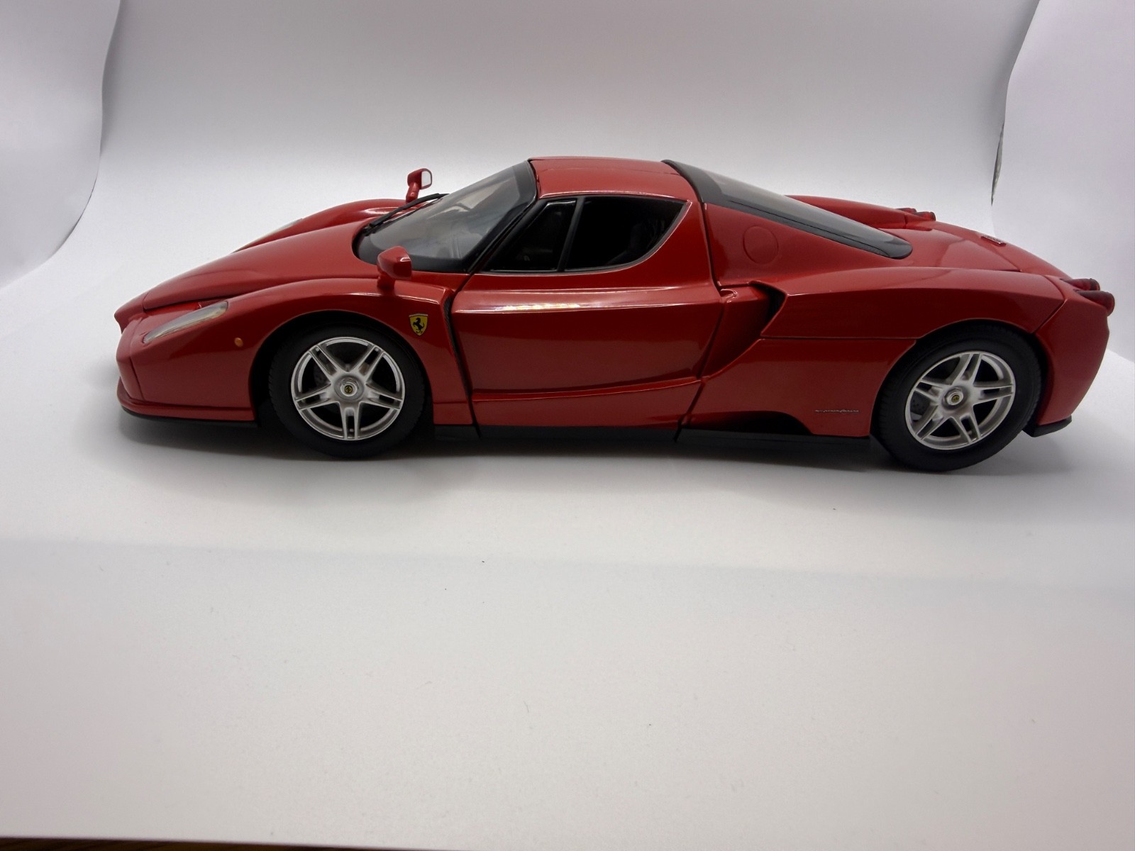 1/18 Mattel Hot Wheels Enzo Ferrari red vintage 2002 in box, Rare