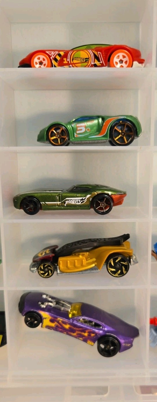 Lot 20 Loose Hot Wheels Various Fantasy Vehicles Cars
