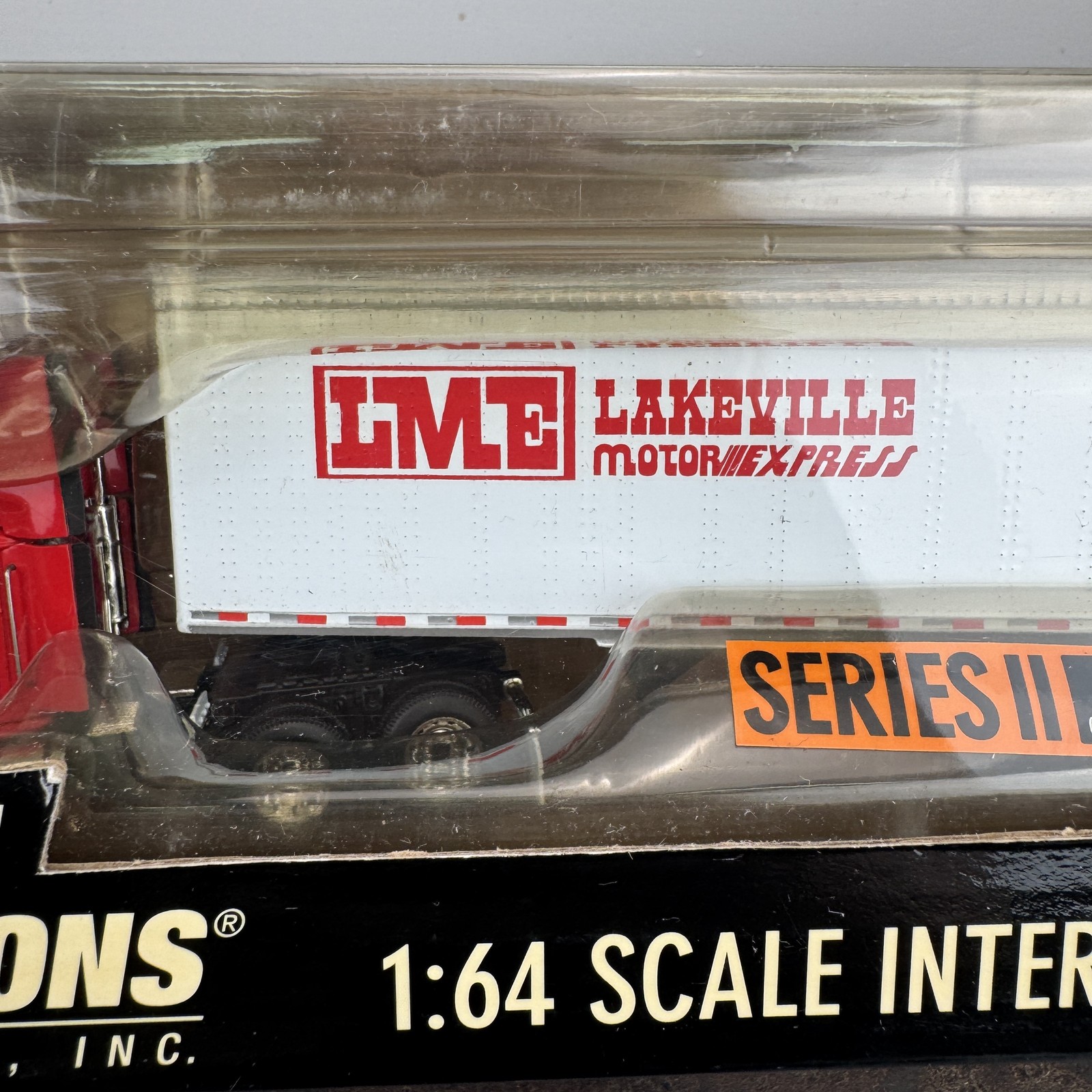 DCP LAKEVILLE MOTOR EXPRESS LME 1:64 International 9200 Truck w/ Trailer #30193