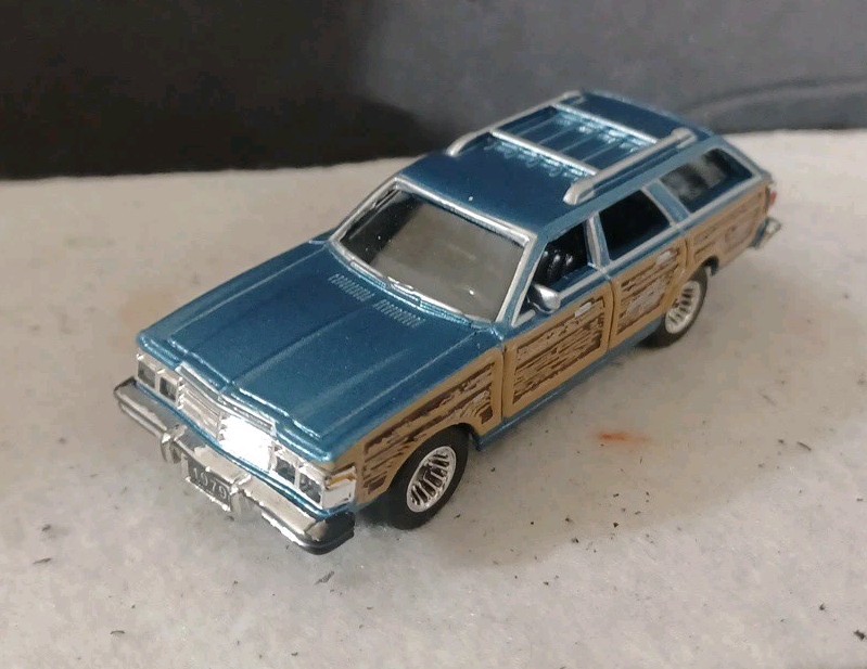Motor Max American Graffiti 1:64 Scale 1979 Chrysler LeBaron (Rare Blue)