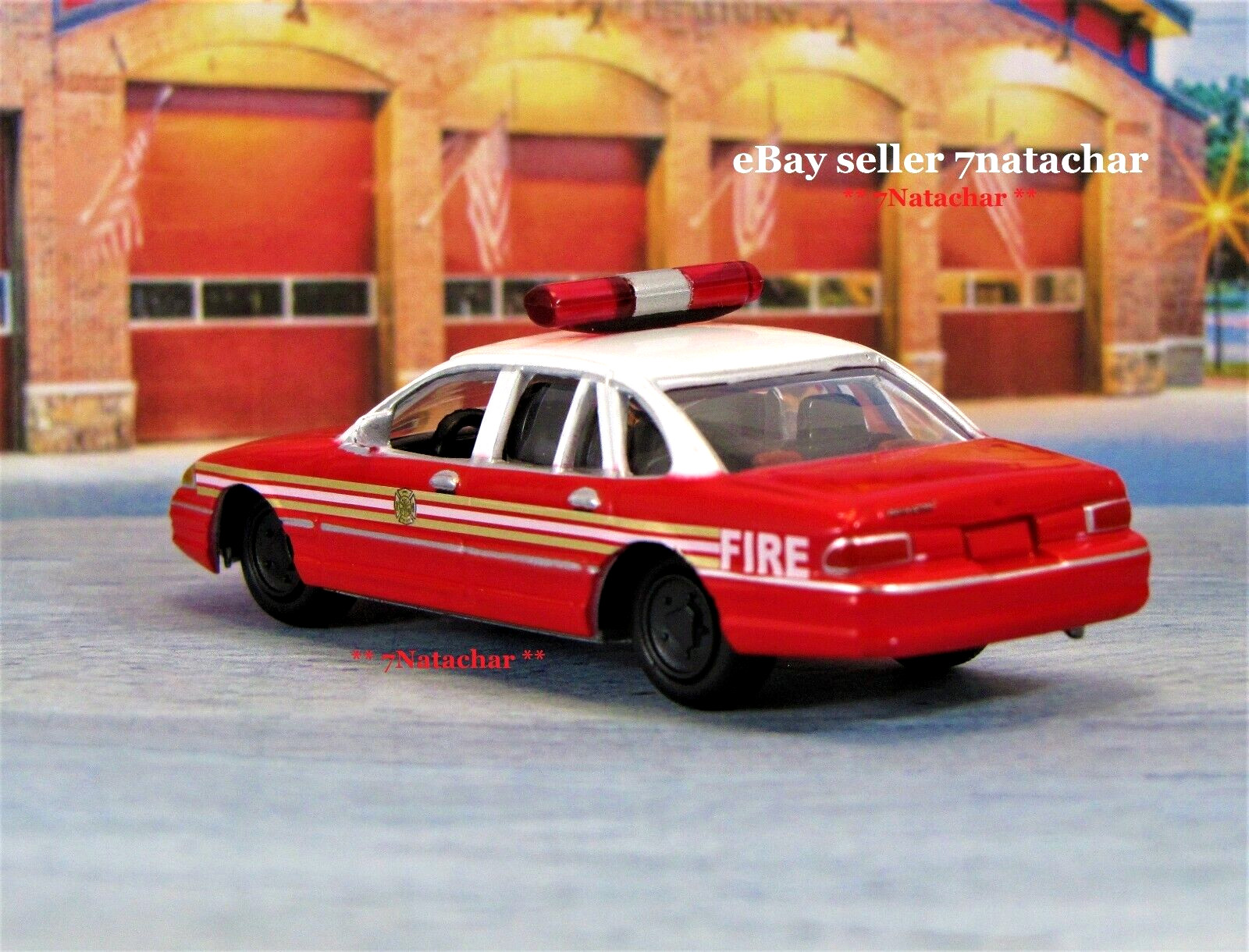 1992-1997 Ford Crown Victoria Fire Chief Car Cruiser Mint Model Firefighter X