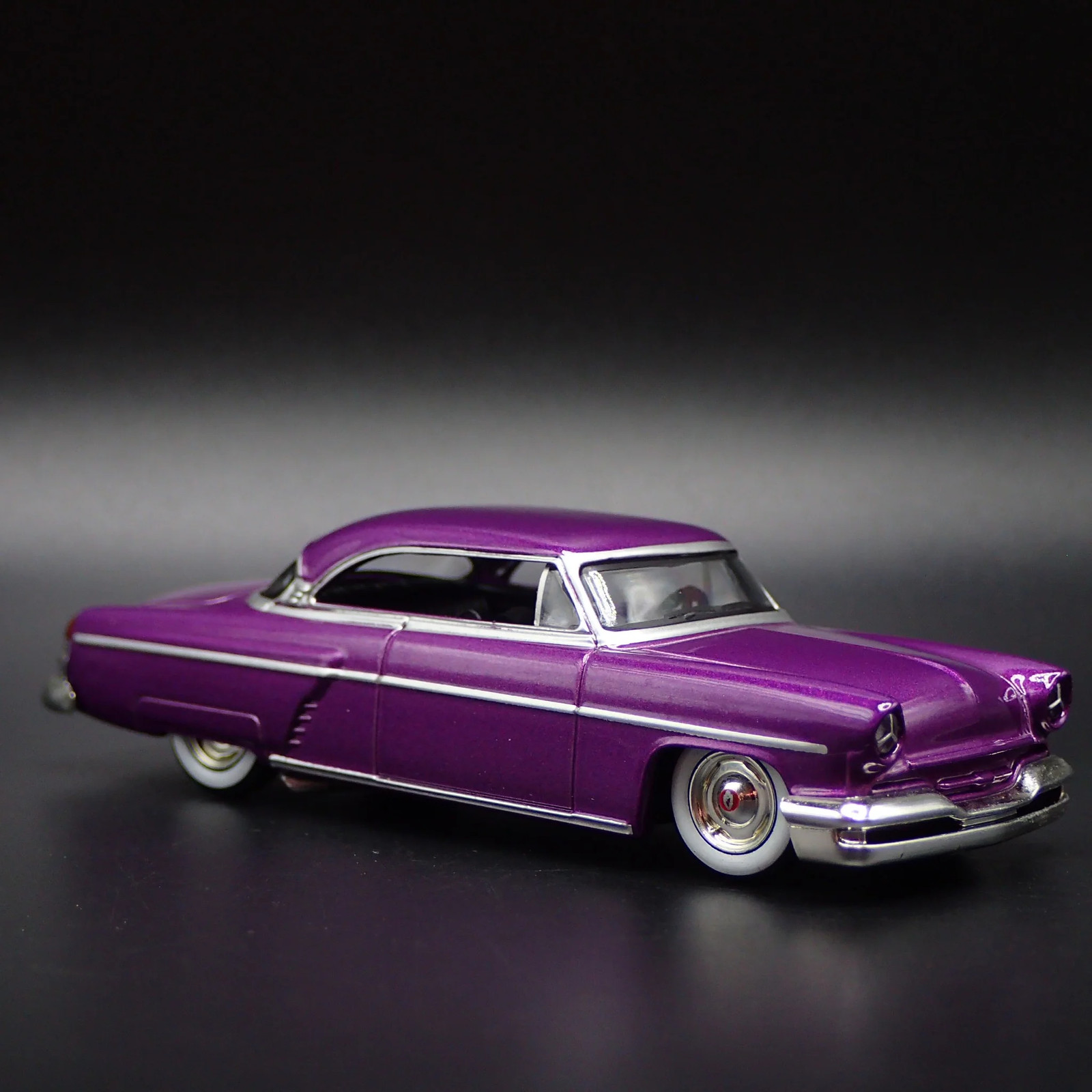 1954 54 LINCOLN CAPRI RARE 1:64 SCALE COLLECTIBLE DIORAMA DIECAST MODEL CAR
