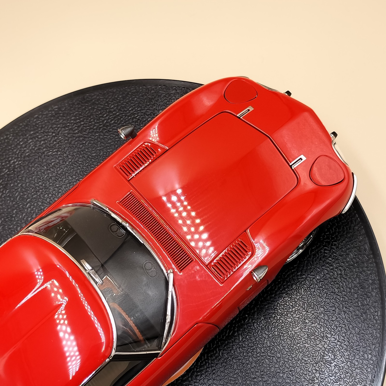 AUTOart 1/18 Toyota 2000GT 1967 Coupe red Upgraded 78746 Millennium