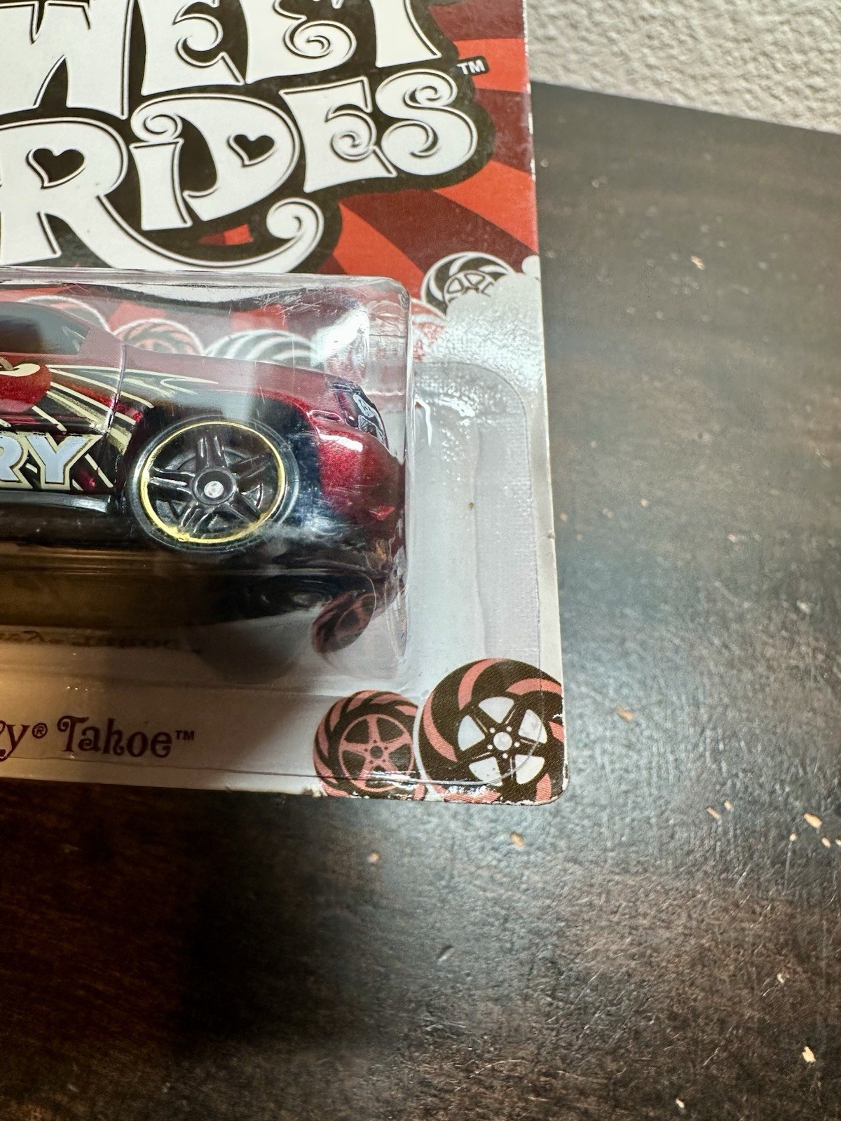 Hot Wheels Kroger Valentines Day Sweet Rides ’07 Chevy Tahoe Sour Cherry