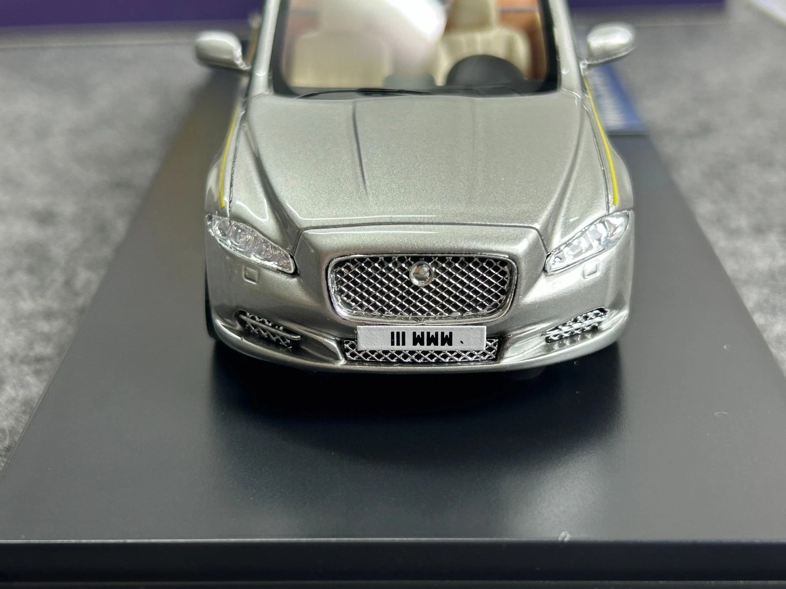 GLM 1/43 Jaguar XJ (X351) Hearse Wilcox Eagle Resin Car Model Silver Collection