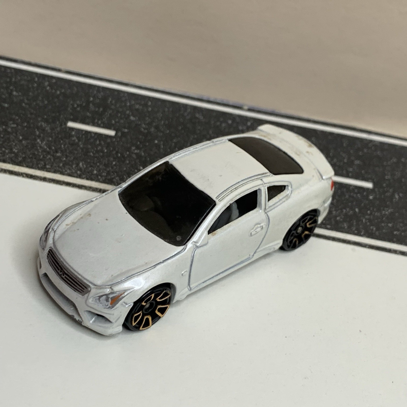 2012 Hot Wheels Faster Than Ever 2008-13 Infiniti G37 Coupe White 1:64 Scale