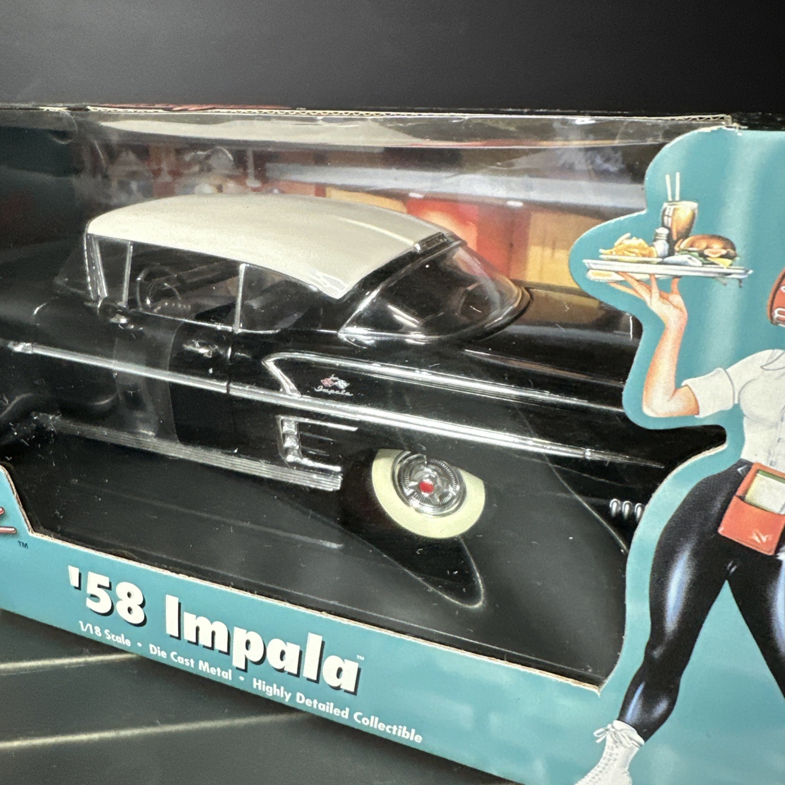 Chev ’58 Impala {NEW} American Graffiti Black & White 1:18 Ertl American Muscle