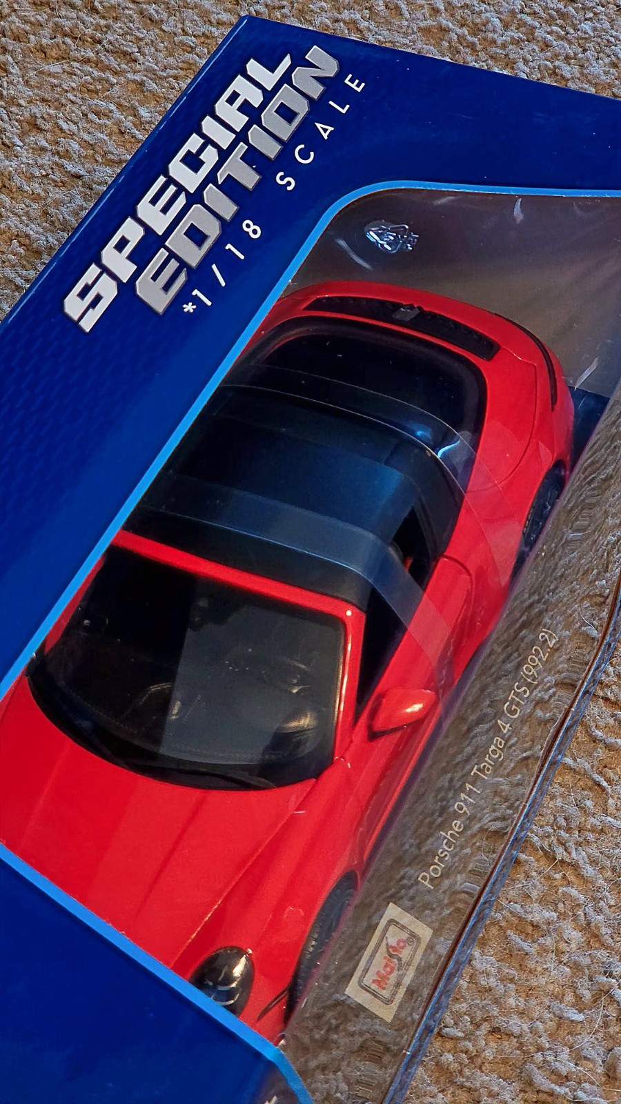 Porsche 911 Targa 4 GTS (992.2) 1:18 Maisto Exclusive Style Special Edition Red