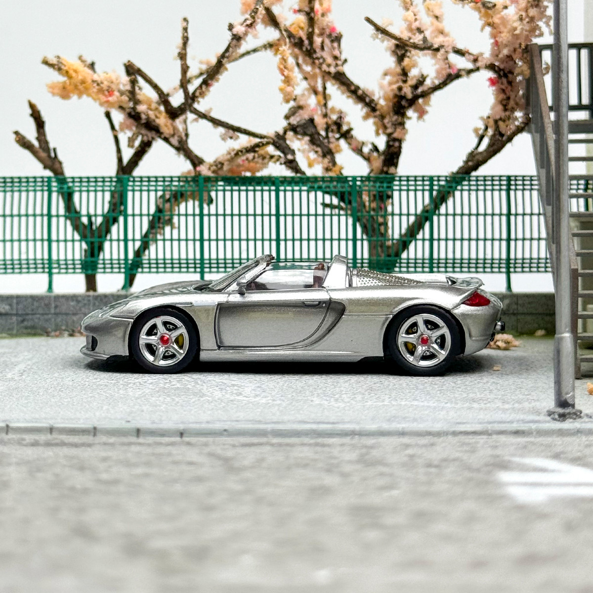 1: 64 scale model car silver Carrera GT Roadster alloy die cast