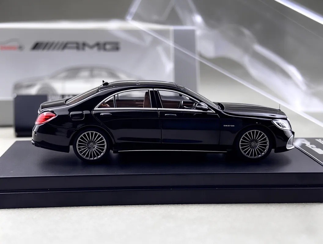 RM 1:64 Black S63 W222 Luxury Sedan Sports Model Diecast Metal Car