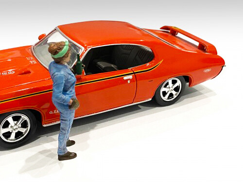 RETRO FEMALE MECHANIC IV FIGURINE FOR 1/24 SCALE MODELS AMERICAN DIORAMA 38347