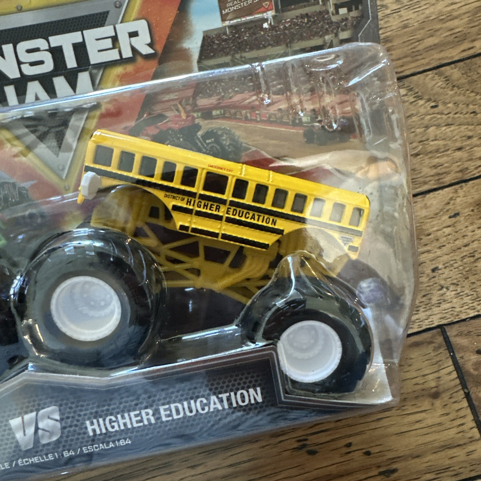Monster Jam HIGHER EDUCATION VS GRAVE DIGGER Trucks Spin Master New