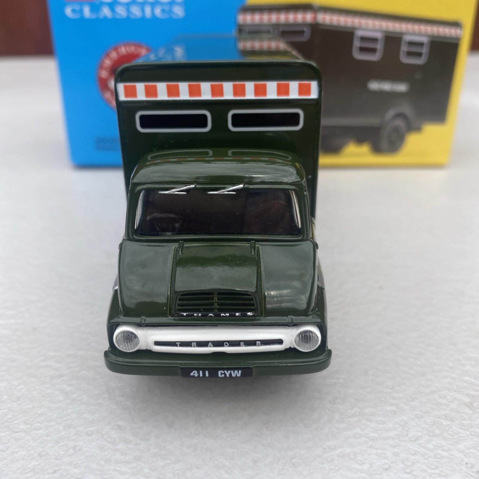 Corgi Classics 30307 Police Mobile Column Thames Trader Control Unit 1:50 Scale