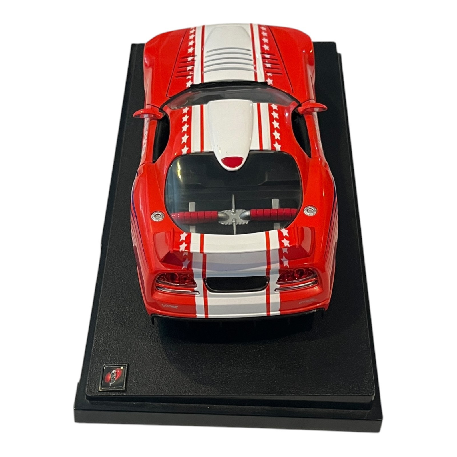 Dodge Viper GTS-R Checker Schuck’s Kragen Die Cast Car 1:18 with Stand