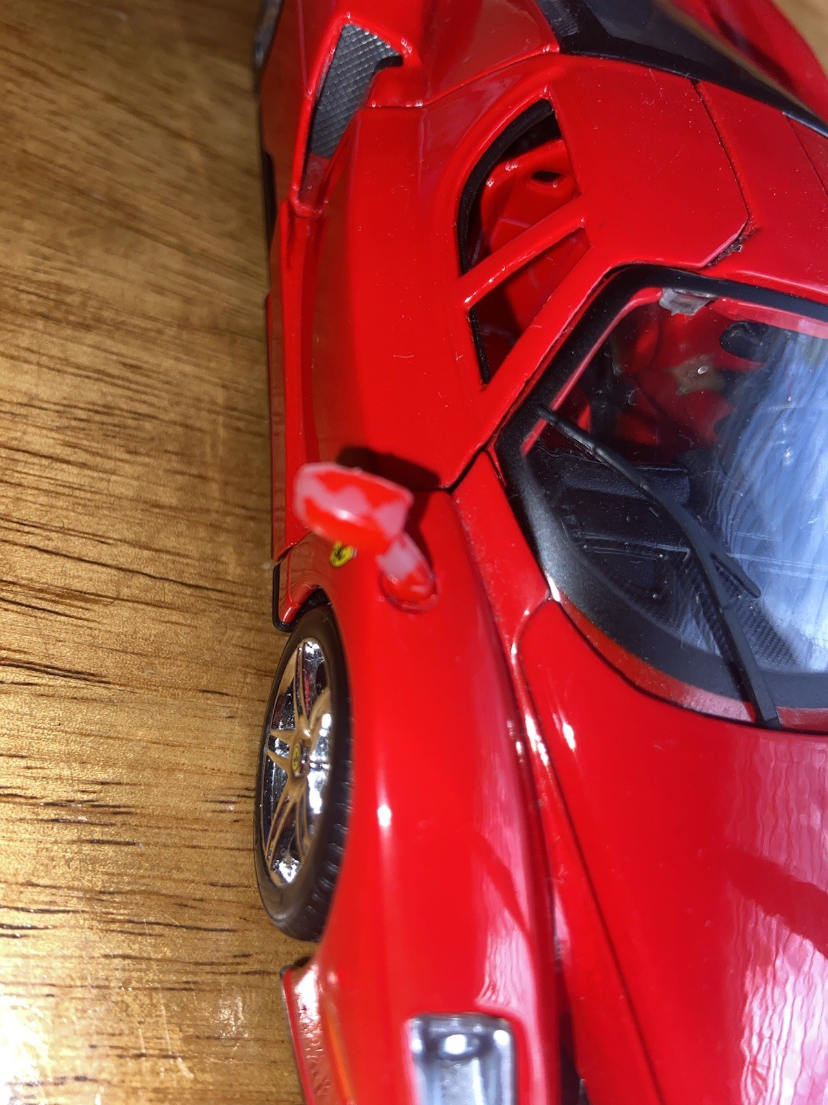 Maisto 1:24 Enzo Ferrari Red