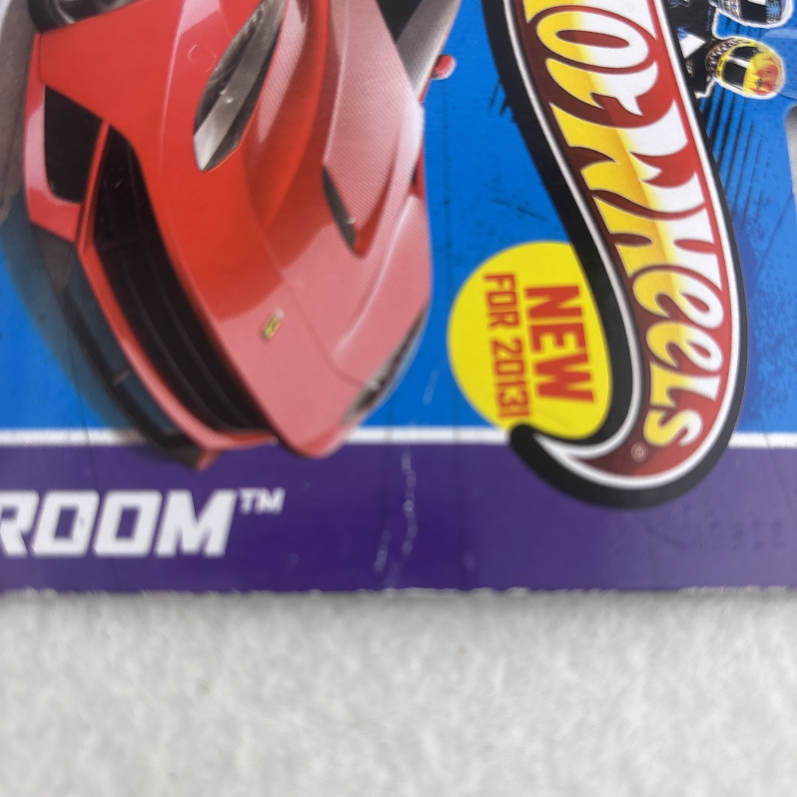 Hot Wheels Enzo Ferrari (Yellow) & F12berlinetta (Red) – HW Showroom Series 2013