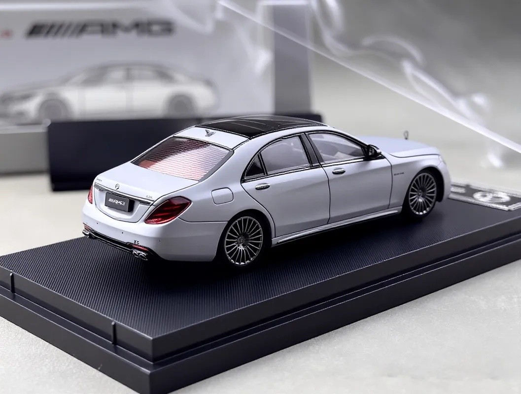RM 1:64 Silver S63 W222 V12 Luxury Sedan Sports Model Diecast Metal Car