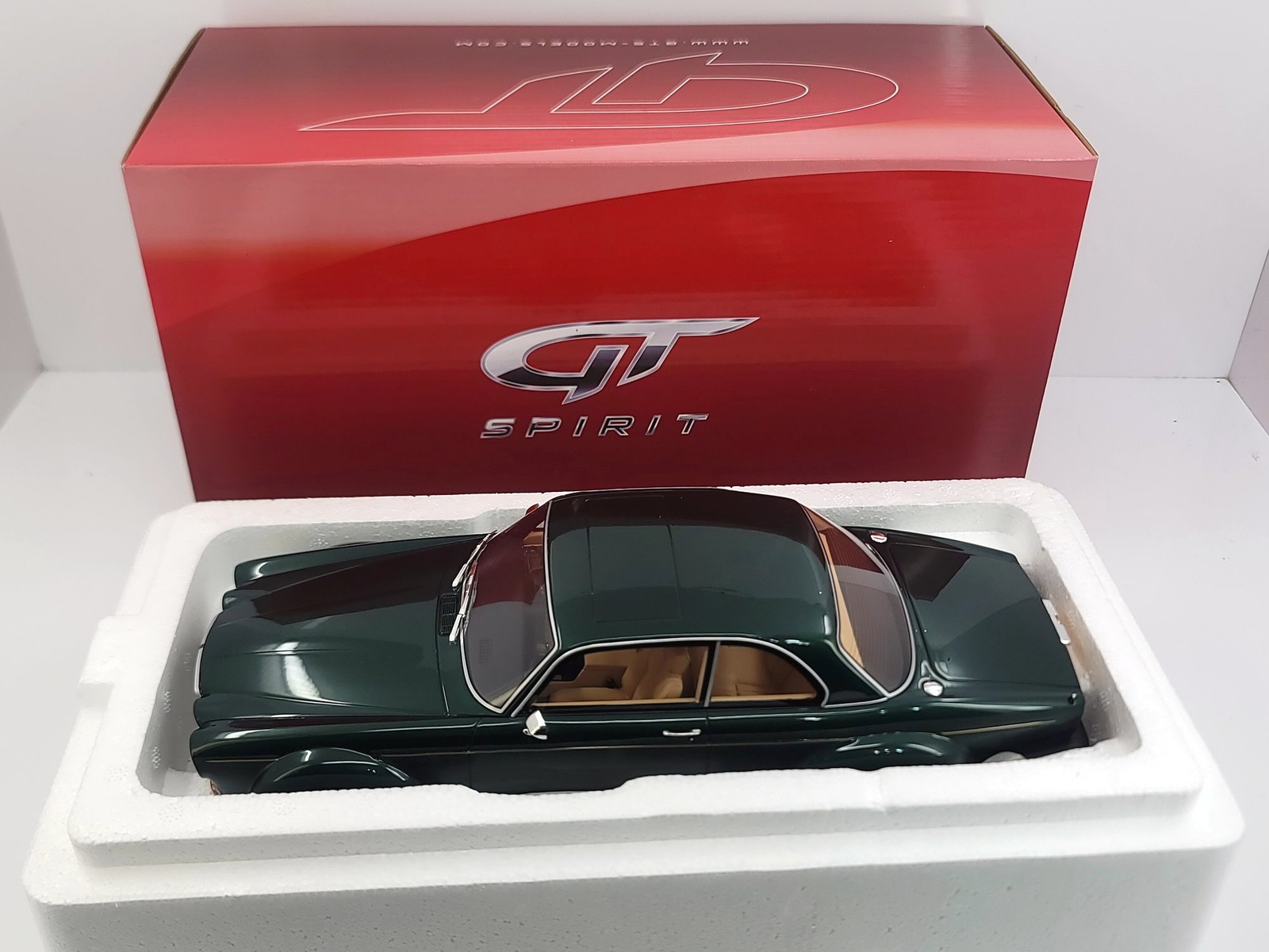 GT Spirit 1:18 scale Jaguar XJ12 Coupe Broadspeed “Big Cat” 1977(L.E 1500) GT135