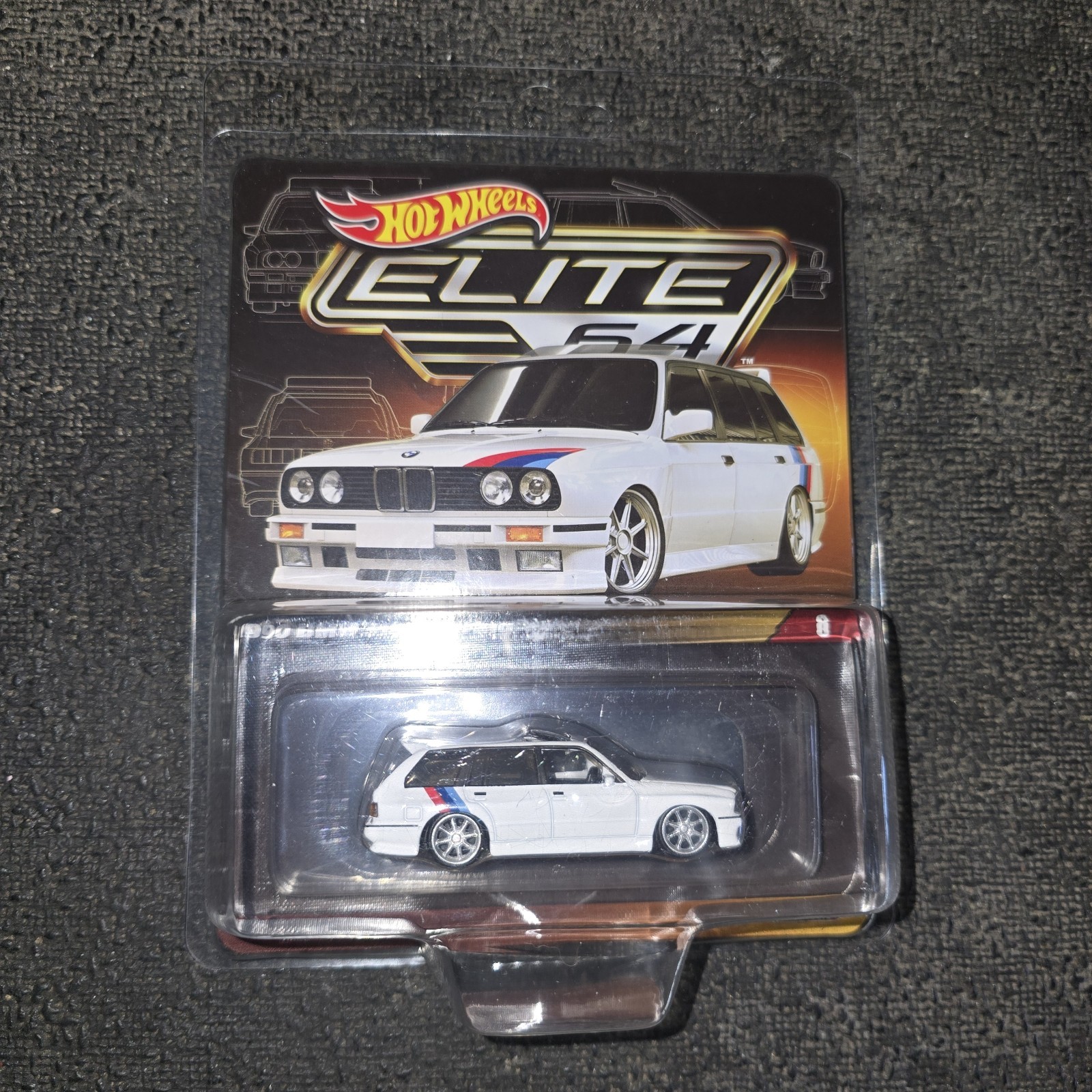 Hot Wheels Elite 64 #8 1990 BMW 318i Touring White 1:64 Diecast Real Rider HNJ60