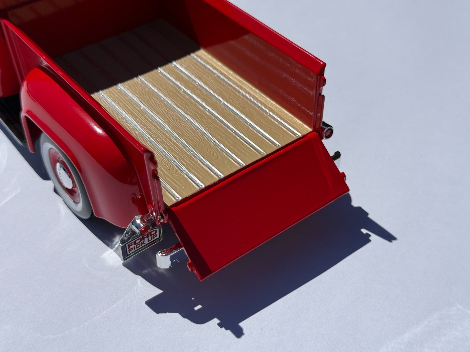 Lucky Diecast/Road Signature – 1:18 Scale – 1953 Ford F100 Pickup – 92148R