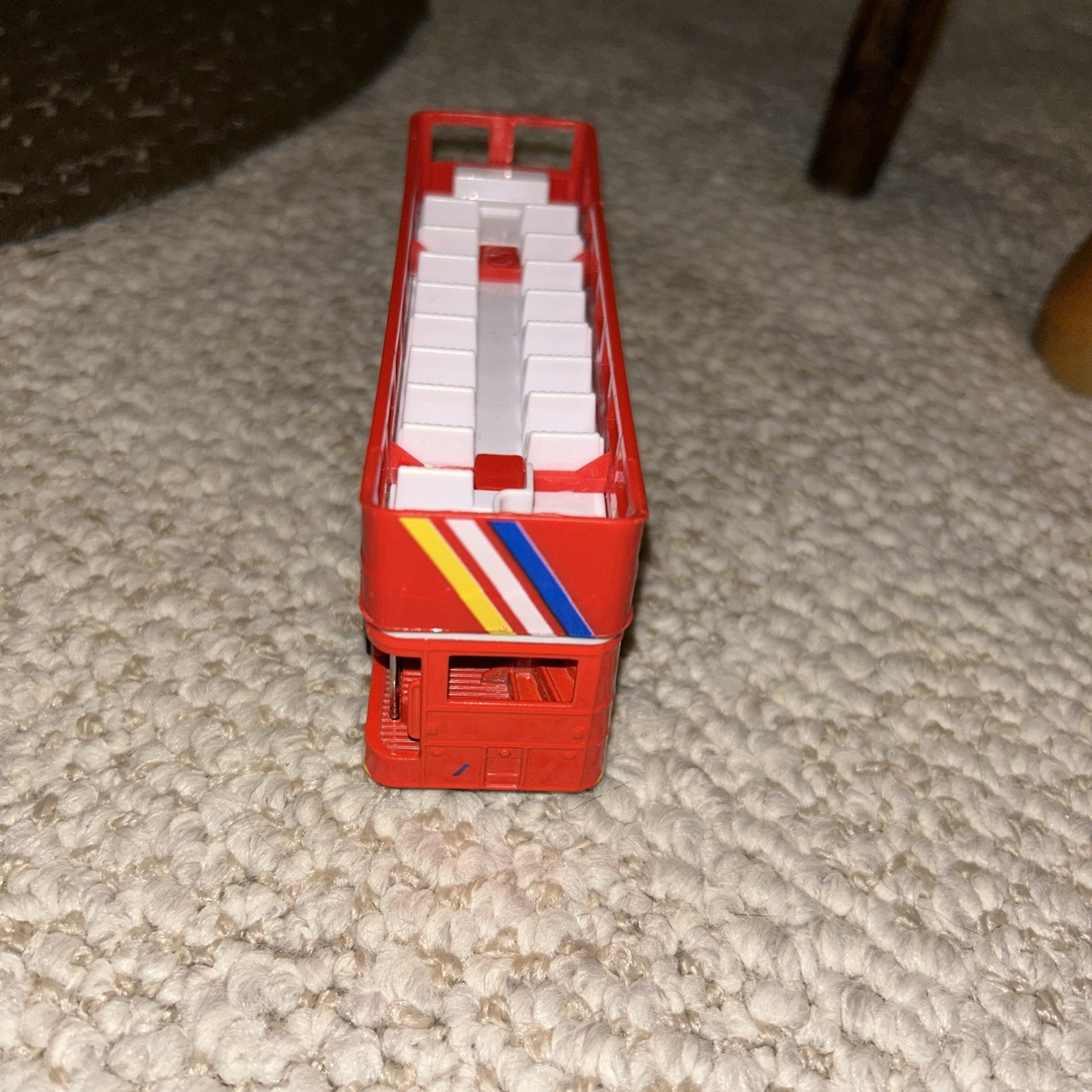 PEANUTS GANG CHARLIE BROWN 5″ DIE CAST RED DOUBLE DECKER BUS