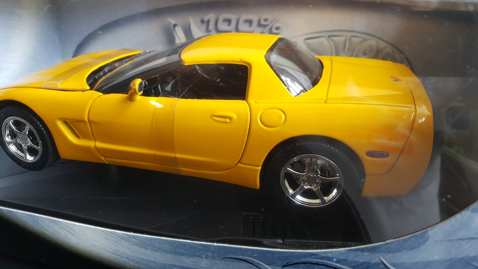 100% HOT WHEELS 1:18 YELLOW 2000 C5 Corvette Hardtop Diecast New In Box, SEALED