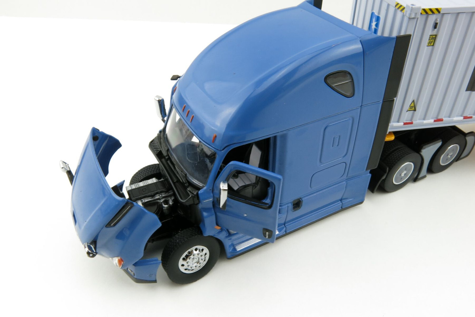 Diecast Masters 71048 Freightliner Cascadia Blue Skel 40ft Sea Container 1:50