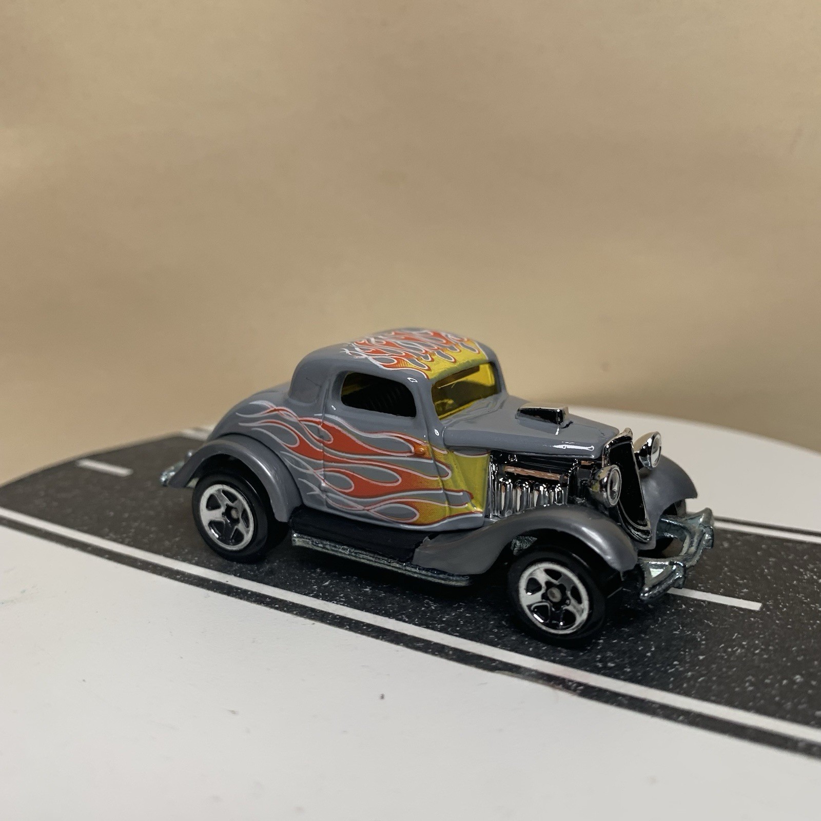 Hot Wheels #190 1934 Ford 3-Window Coupe Gray w/Flames & Chrome 5 Spoke 1:64 NM