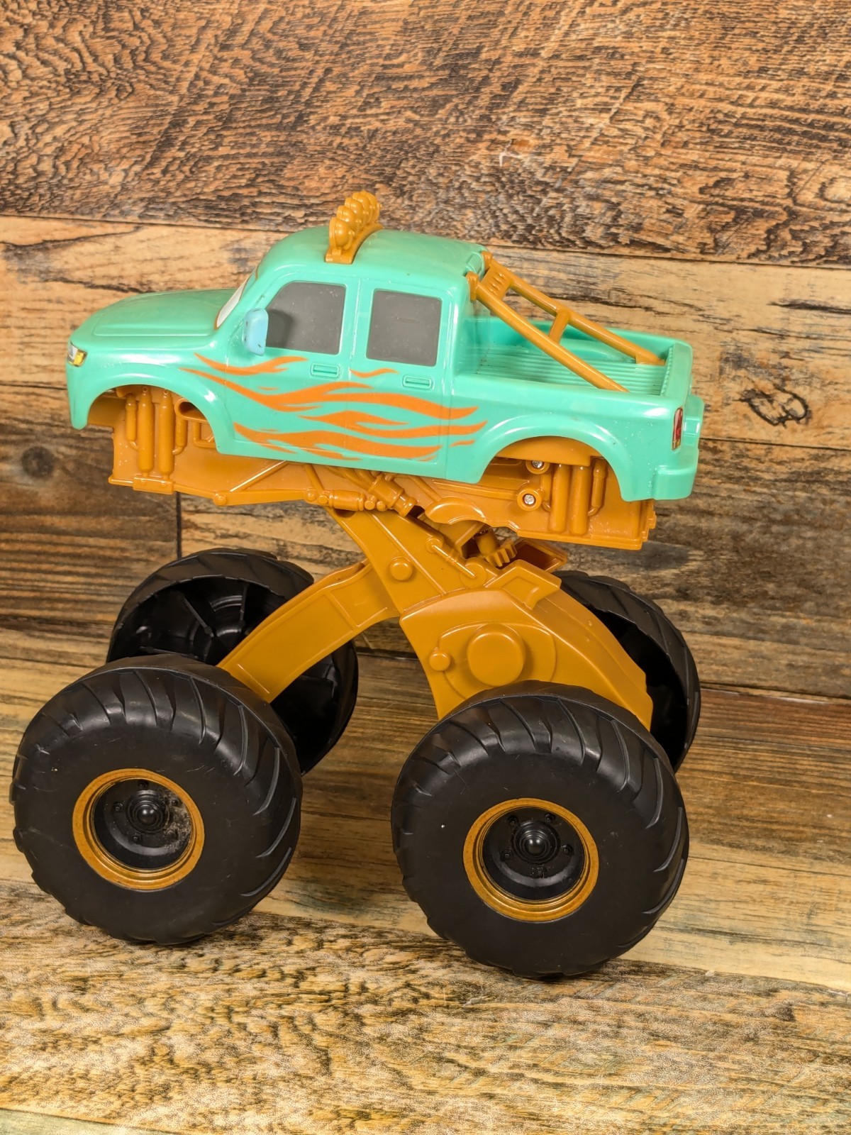 Disney Pixar Cars On the Road Circus Ivy Stunt Vehicle Jumping Monster Truck Toy