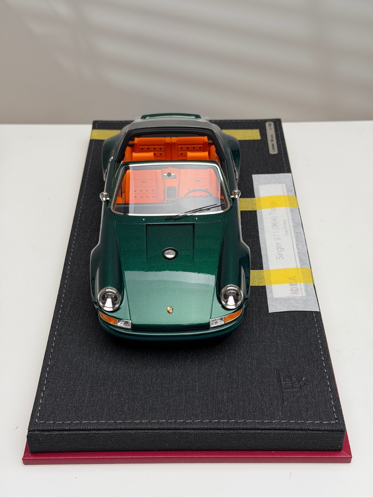 Porsche 911 Targa Singer (Metallic Dark Green) [Make up IDEA] 1/18 scale