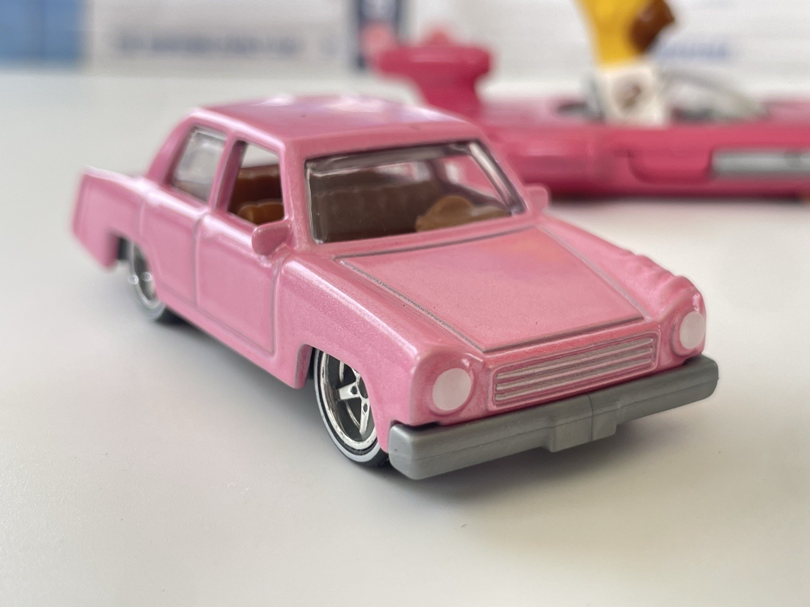 Hot Wheels The Simpsons Family Car + CUSTOM Simpsons Landspeeder- CUSTOMIZED