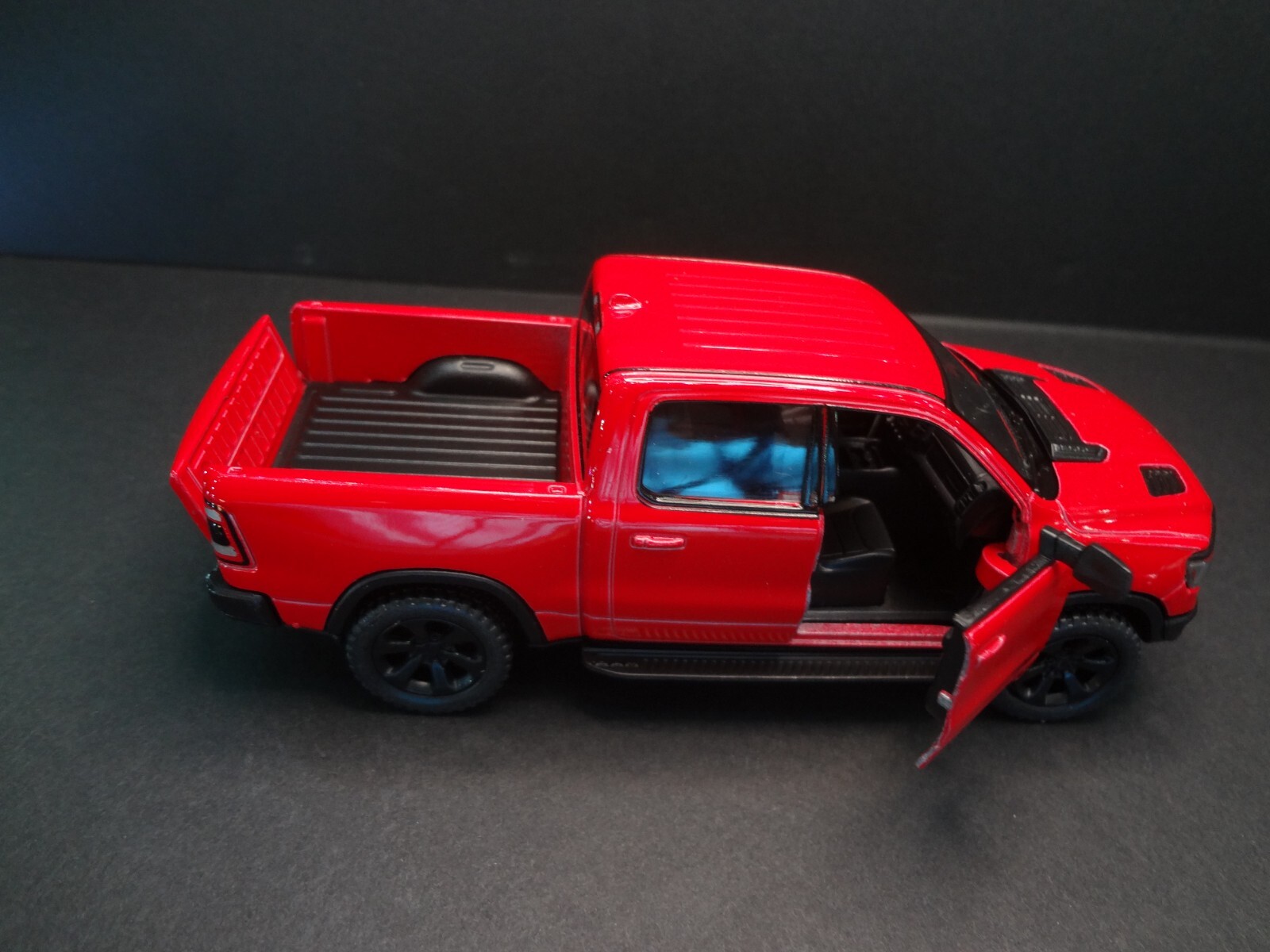 1:46 Scale 2019 Dodge RAM 1500 red – Loose