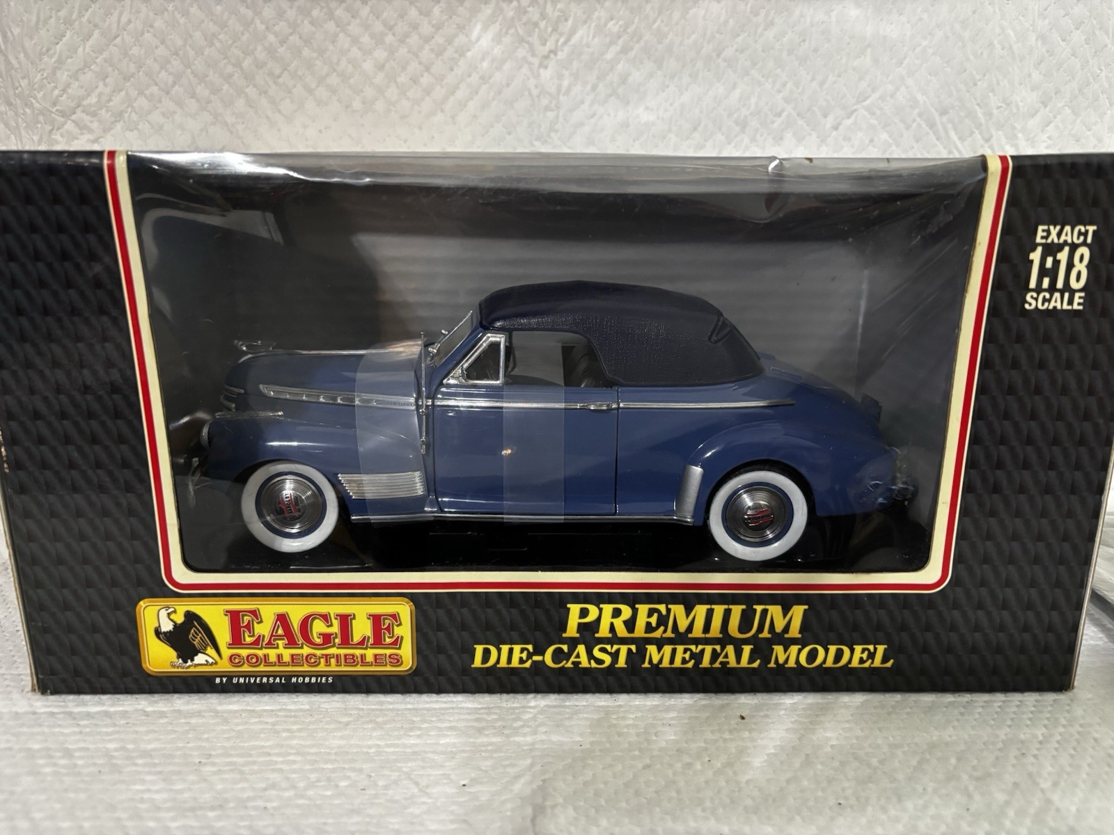 NIB Eagle Collectibles Blue 1941 Chevrolet Deluxe Convertible With Soft Top