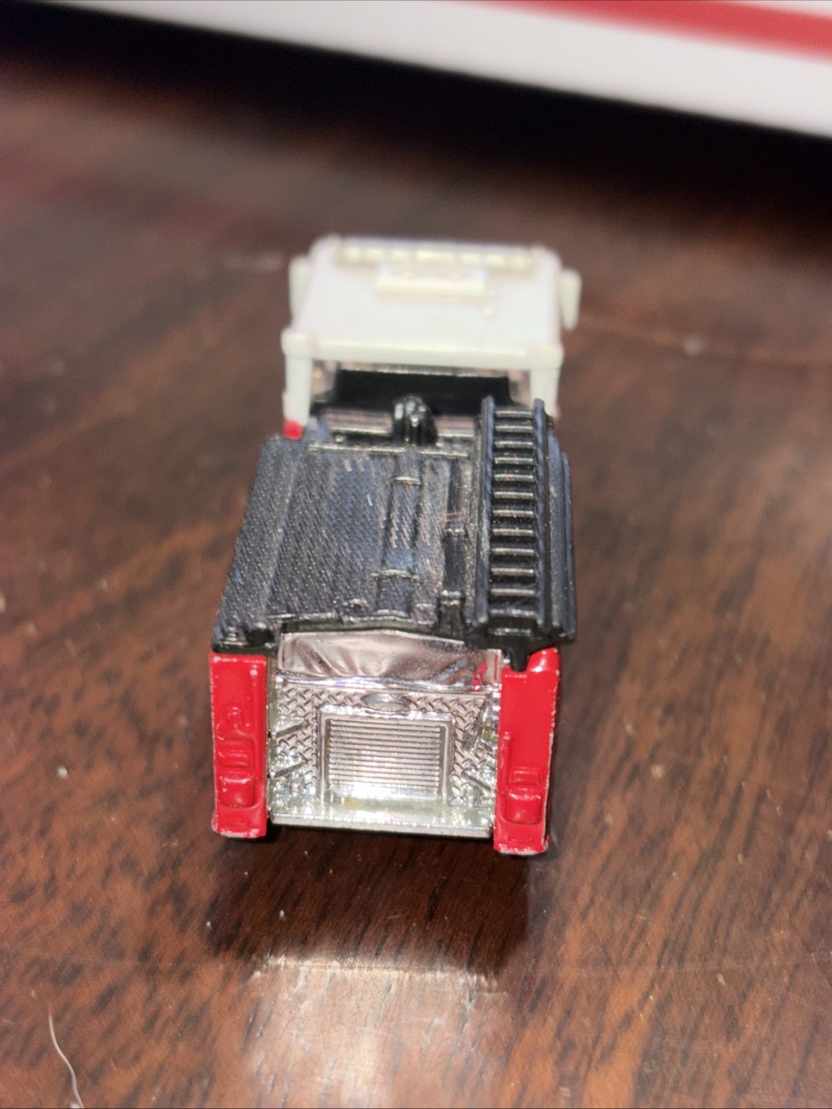 Matchbox: Pierce Dash Fire Engine. Red. MBX FIRE DEPT. . . B143