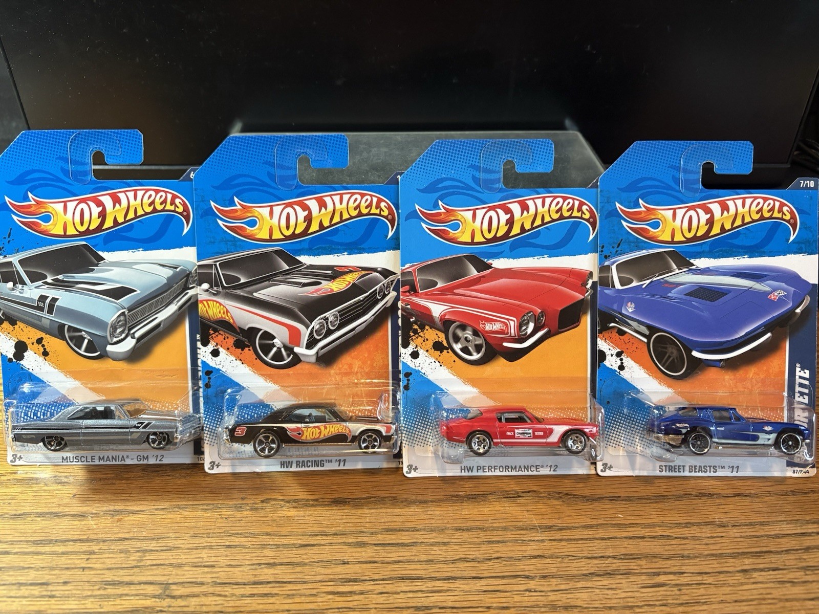 4-HOT WHEELS 2011-12 SPECIAL 68 NOVA-67 CHEVELLE-70 CAMARO-63 CORVETTE NIP L-907