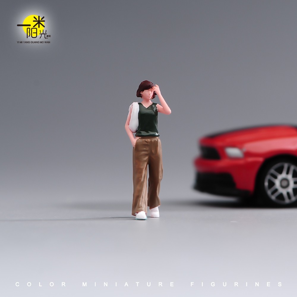 1/18 1/24 1/43 1/64 1/87 Miniatures Walking Girl Scene Prop Figures For Cars