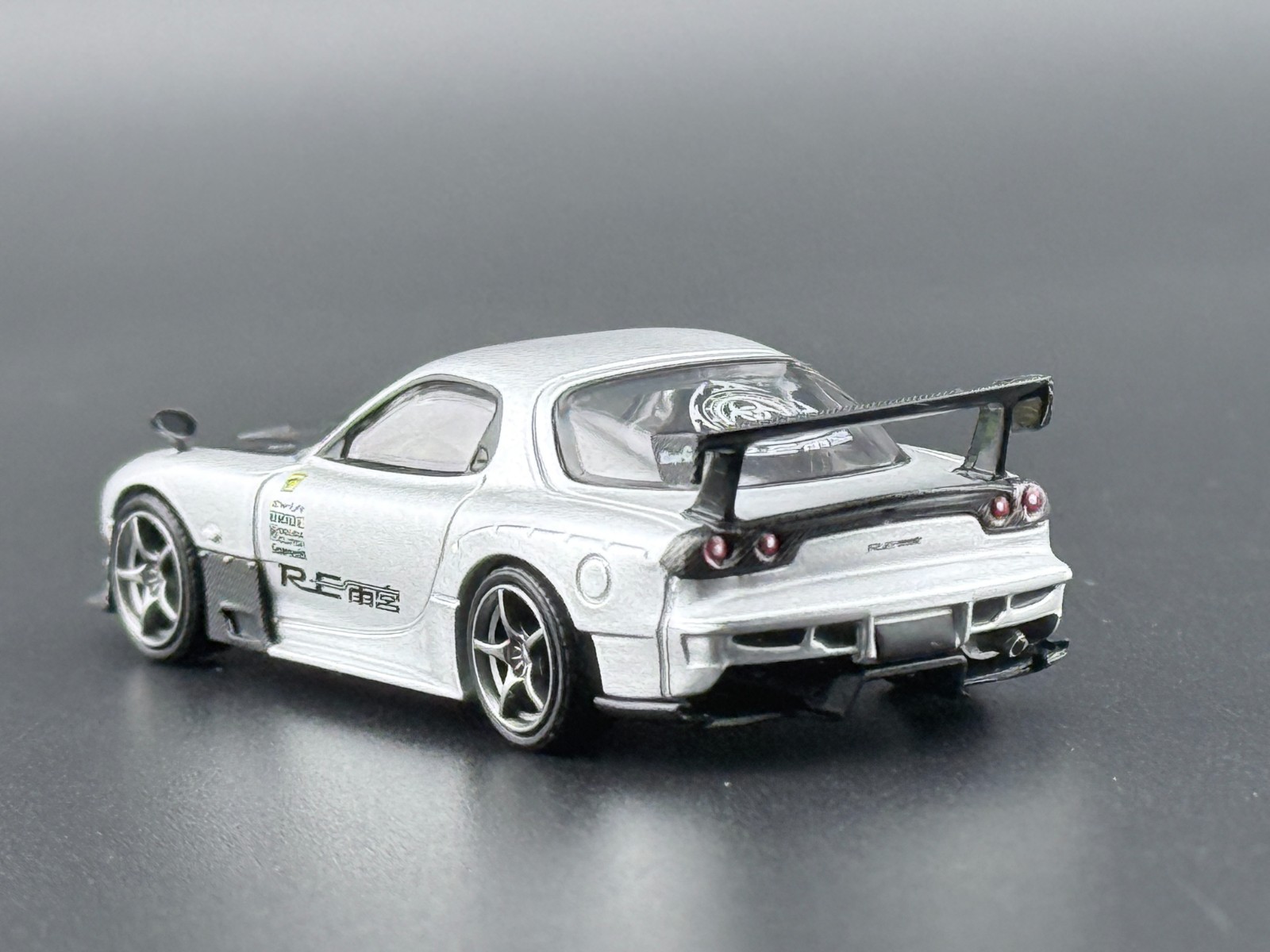 Mini GT Mazda RX-7 RE-Amemiya – Silver Metallic #1106 1/64