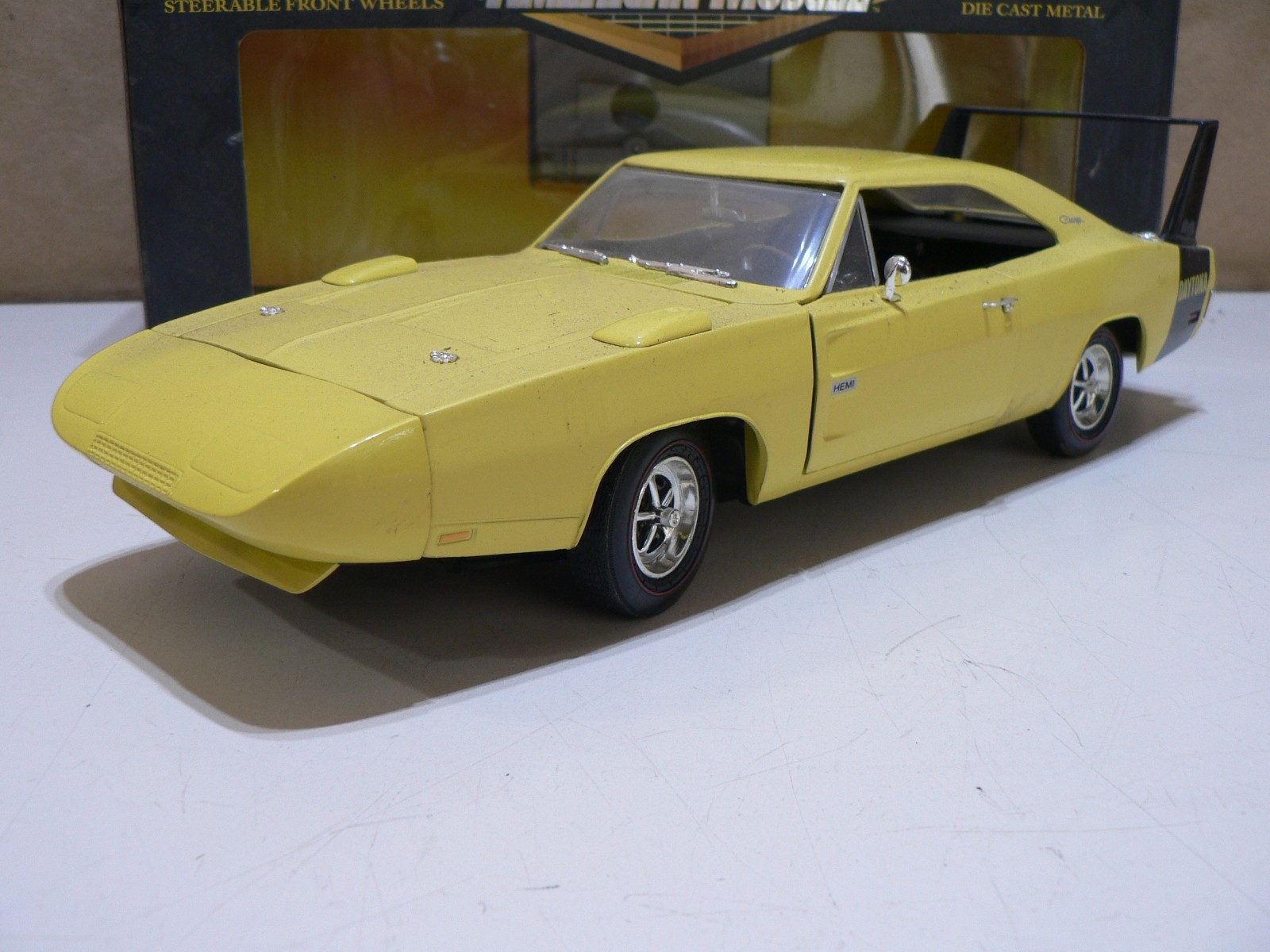 Vintage Ertl American Muscle 1969 Yellow Dodge Charger Hemi Daytona Die Cast